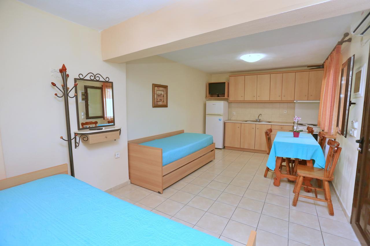 Katerina Apartments Pefkochori Buitenkant foto
