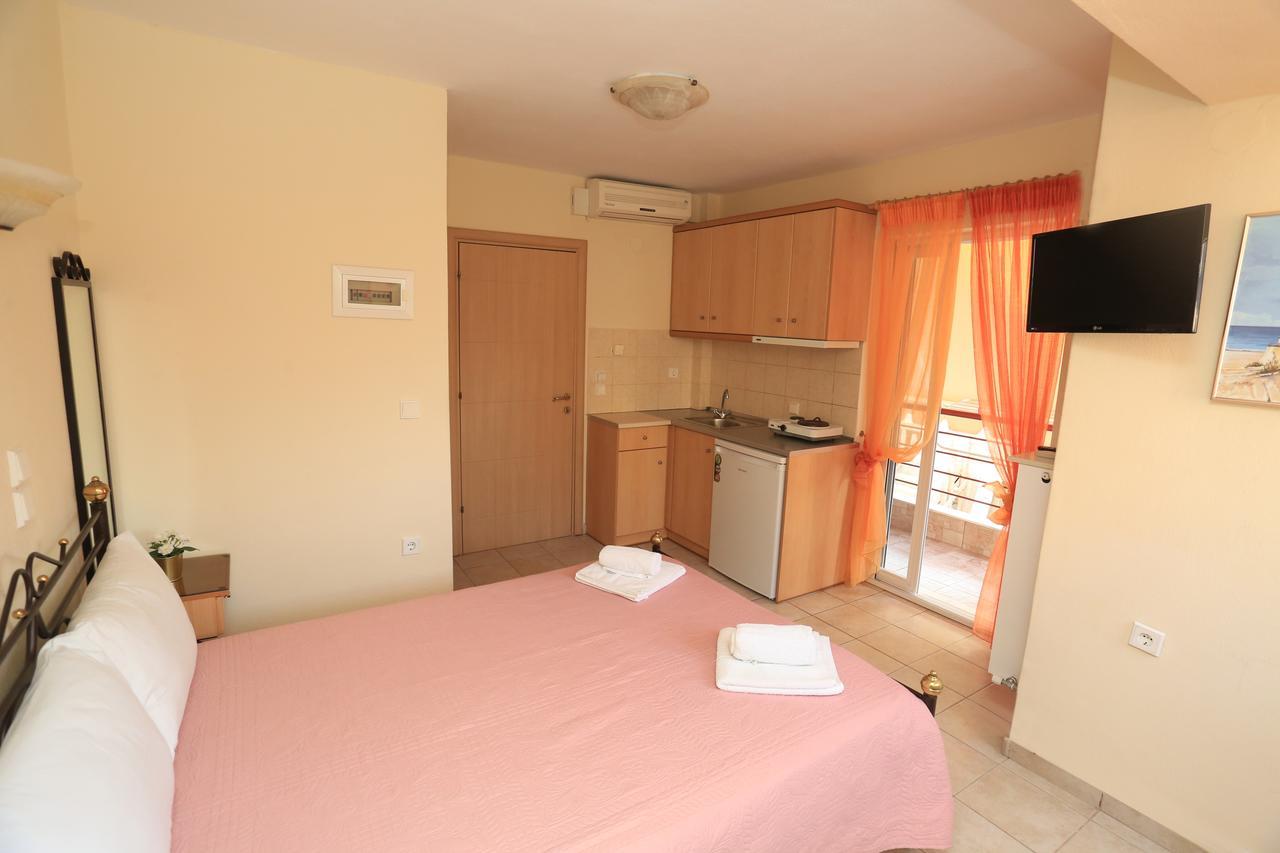 Katerina Apartments Pefkochori Buitenkant foto